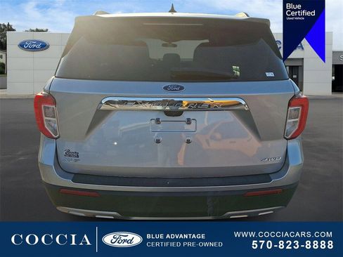 Certified 2022 Ford Explorer XLT w/ Equipment Group 202A image 5