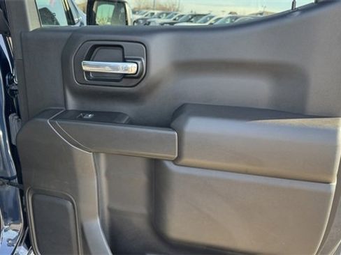 Used 2022 Chevrolet Silverado 1500 LT image 12