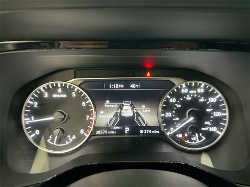 Used 2025 Nissan Pathfinder SV image 12