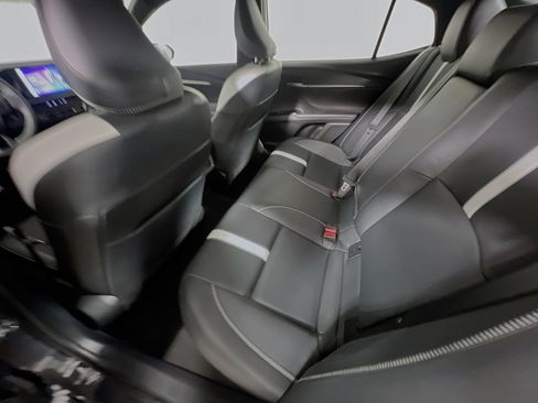 Used 2025 Toyota Camry SE w/ Convenience Package image 29