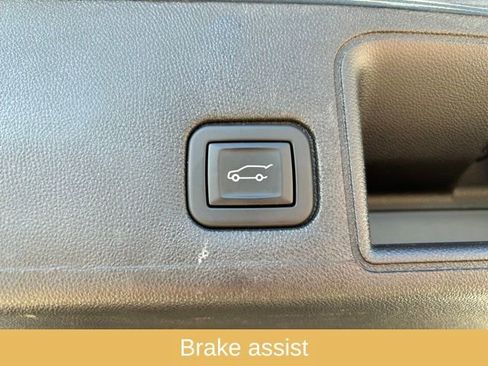 Used 2024 GMC Terrain SLT image 13