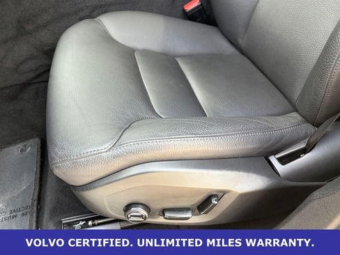 Certified 2025 Volvo XC60 B5 Plus AWD/4WD image 27
