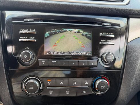 Used 2016 Nissan Rogue S AWD/4WD image 20