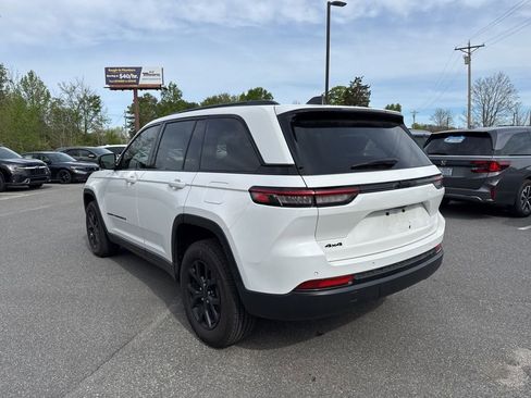 Used 2024 Jeep Grand Cherokee Altitude image 6