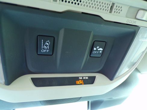 Used 2022 Subaru Forester AWD/4WD image 19