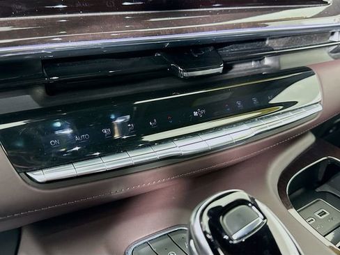 Used 2021 Cadillac Escalade Sport Platinum image 35