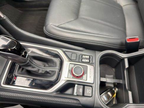 Used 2022 Subaru Forester Limited image 32