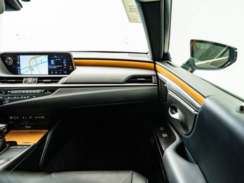 Used 2019 Lexus ES 300h FWD image 47