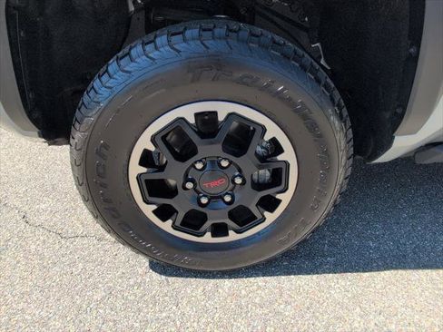 Certified 2024 Toyota Tacoma TRD Off-Road w/ TRD Off Road Upgrade Package AWD/4WD image 12
