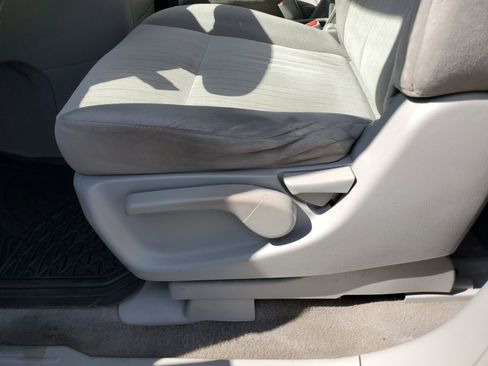 Used 2016 Nissan Quest SV image 11