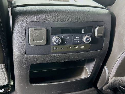 Used 2020 GMC Yukon Denali w/ Denali Ultimate Package image 28