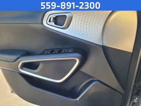 Used 2025 Kia Soul LX image 12
