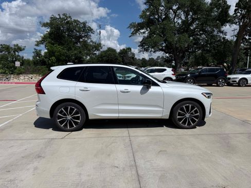 Certified 2025 Volvo XC60 B5 Plus AWD/4WD image 7