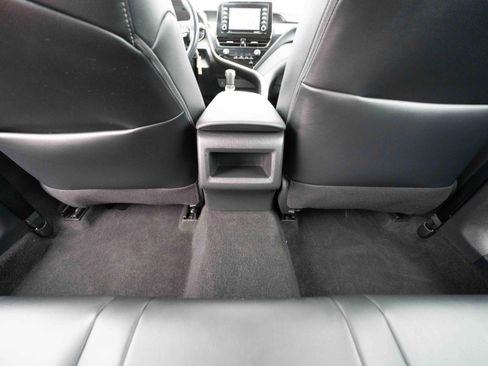 Used 2021 Toyota Camry SE w/ Cold Weather Package image 22