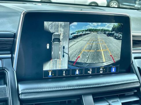 Certified 2022 Chevrolet Tahoe LT w/ Luxury Package AWD/4WD image 15