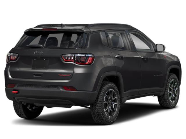 Used 2025 Jeep Compass Trailhawk AWD/4WD image 2