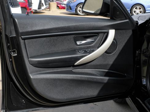 Used 2018 BMW 320i Sedan image 50