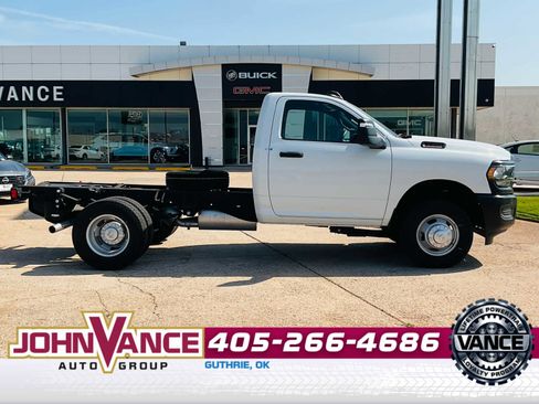 Used 2024 RAM 3500 Tradesman image 10