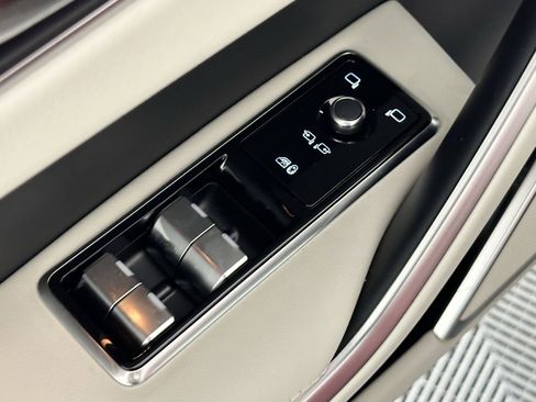 Used 2026 Jaguar F-PACE R-Dynamic S image 21