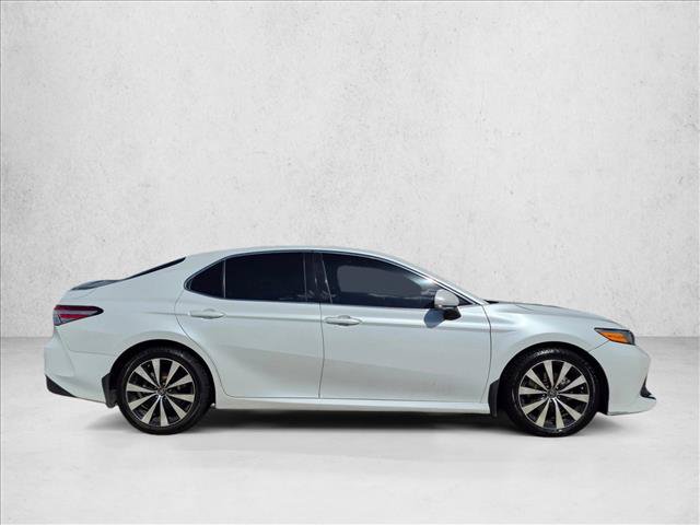 Used 2018 Toyota Camry XLE FWD image 4
