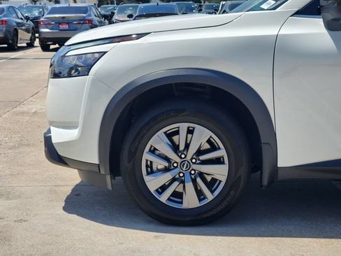 Used 2025 Nissan Pathfinder S AWD/4WD image 8