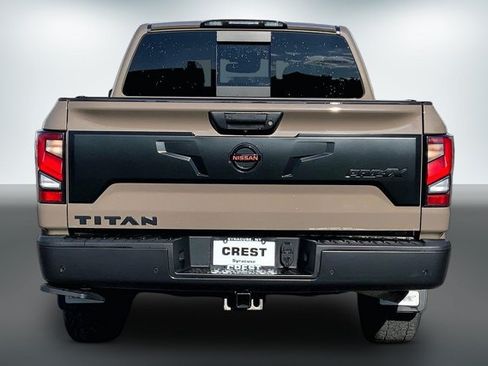 Used 2021 Nissan Titan PRO-4X w/ Pro-4x Convenience Package AWD/4WD image 3