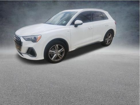 Used 2020 Audi Q3 2.0T Premium w/ Convenience Package AWD/4WD image 5