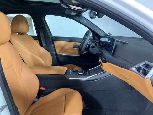 New 2025 BMW 330i xDrive Sedan w/ Convenience Package image 27