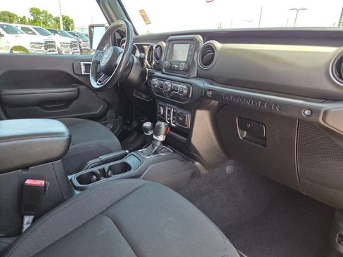 Used 2021 Jeep Wrangler Sport AWD/4WD image 14