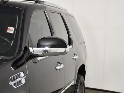 Used 2007 Cadillac Escalade AWD w/ Information Package image 13
