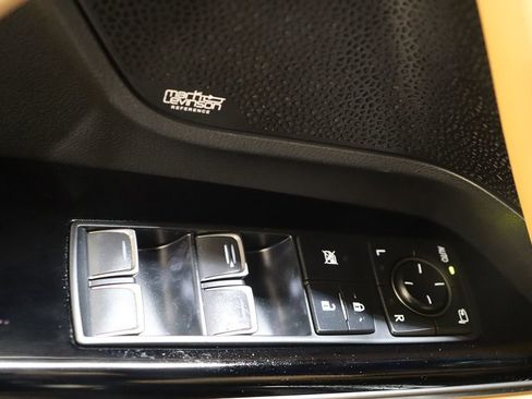 Used 2024 Lexus LX 600 4WD w/ Luxury Package image 28