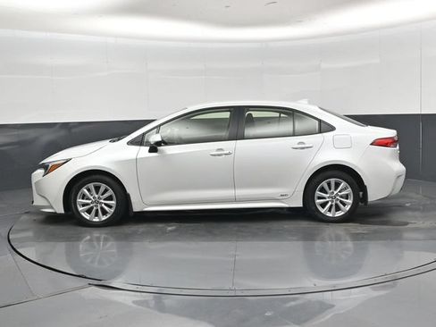 Used 2026 Toyota Corolla LE w/ LE Premium Package AWD/4WD image 35