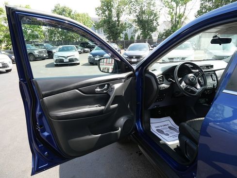 Used 2018 Nissan Rogue S AWD/4WD image 15
