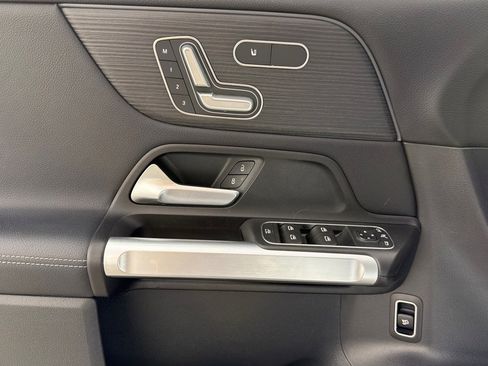 Used 2023 Mercedes-Benz GLB 250 image 10
