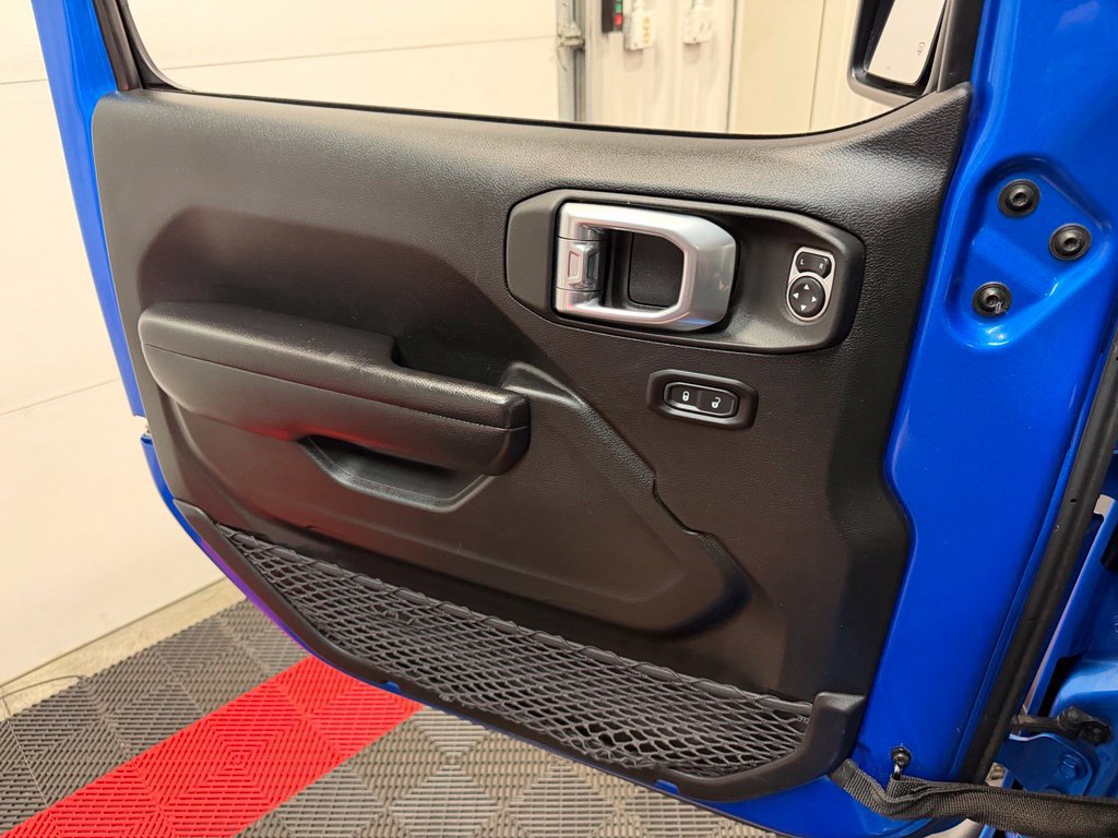 Used 2021 Jeep Wrangler Sport AWD/4WD image 37