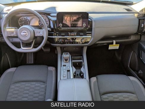 New 2025 Nissan Pathfinder SV image 13