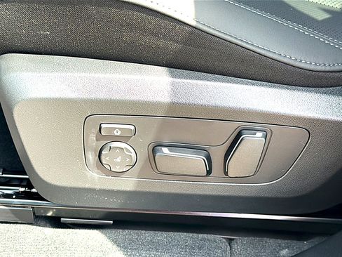 New 2026 BMW X3 xDrive30i w/ Premium Package AWD/4WD image 11