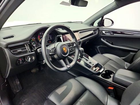 Used 2022 Porsche Macan image 16