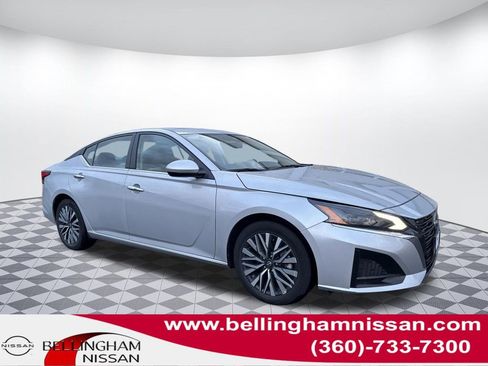 Used 2024 Nissan Altima 2.5 SV w/ SV Premium Package image 1