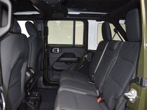 Used 2024 Jeep Wrangler Sahara w/ Technology Group image 10