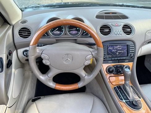 Used 2005 Mercedes-Benz SL 500 image 8