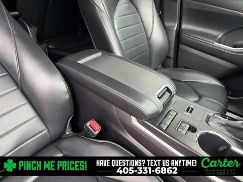 Used 2022 Toyota Highlander XLE image 23