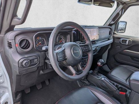 Used 2024 Jeep Wrangler Unlimited Rubicon AWD/4WD image 10