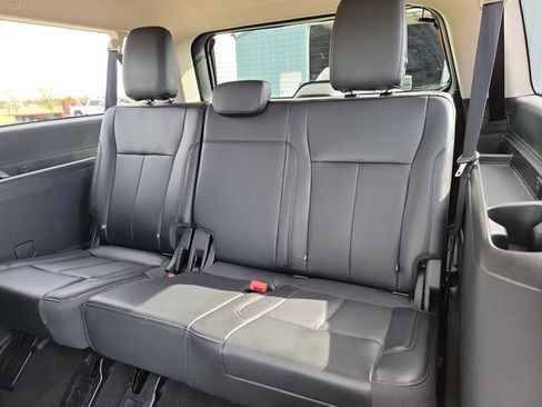 Used 2024 Ford Expedition Max XLT image 24