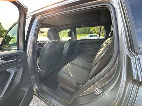 Used 2023 Volkswagen Tiguan SE R-Line image 18