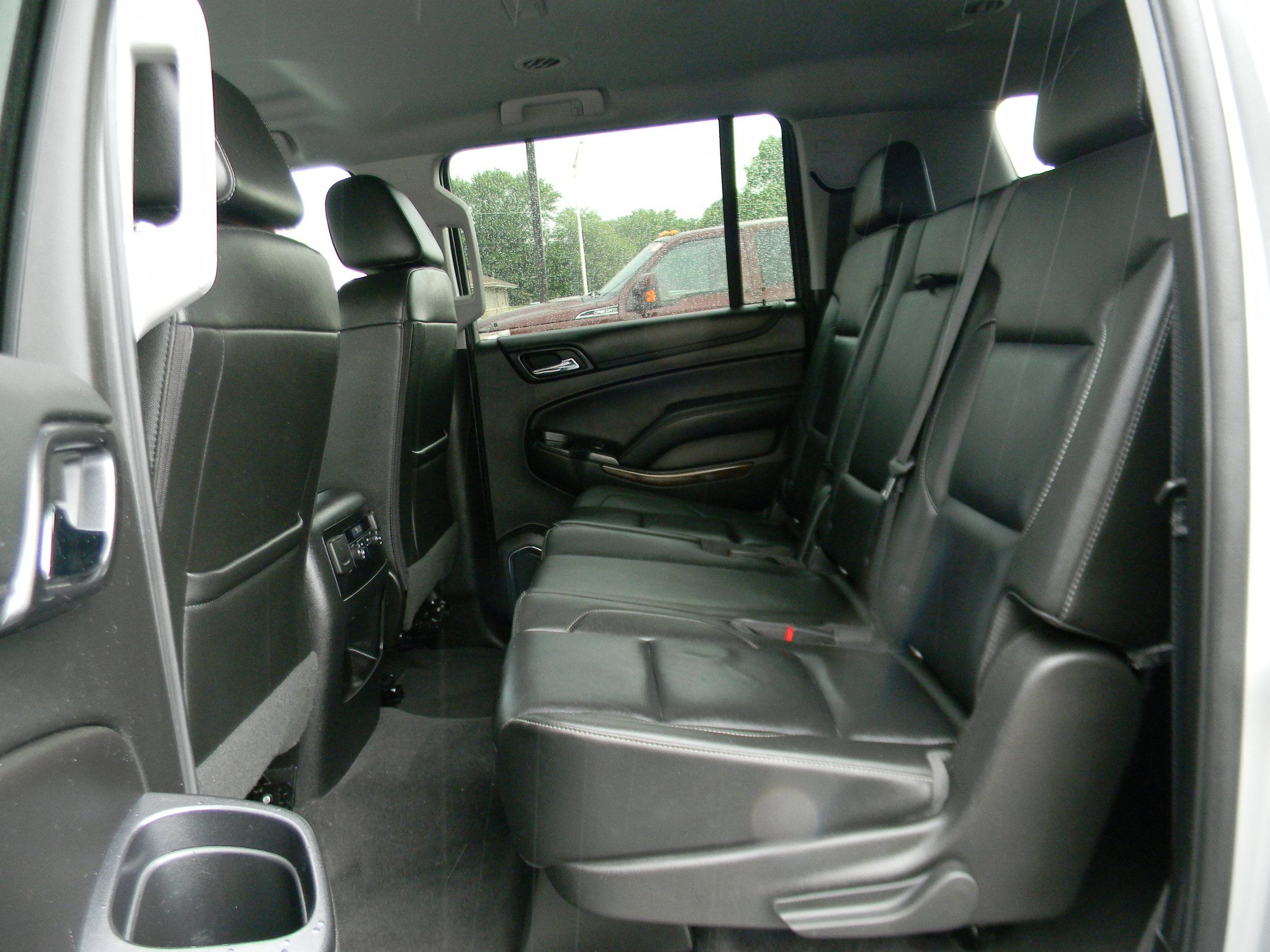 Used 2019 Chevrolet Suburban LT AWD/4WD image 7