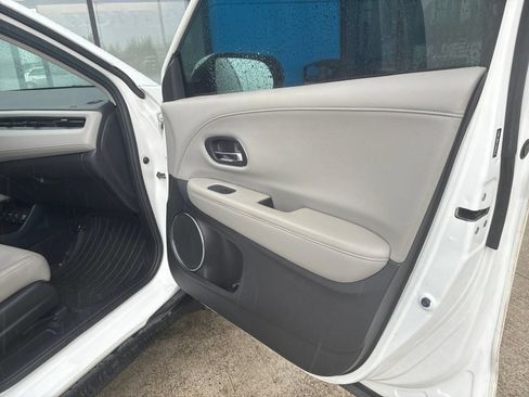 Used 2017 Honda HR-V EX-L image 16
