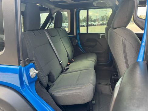 Used 2025 Jeep Wrangler Sport image 20