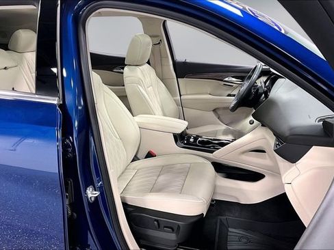 Used 2023 Buick Envision Avenir AWD/4WD image 28
