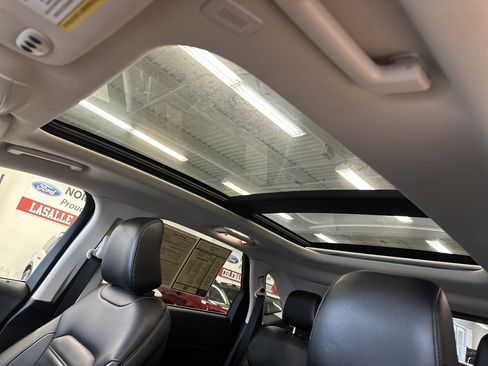 Used 2024 Ford Edge SEL w/ Convenience Package image 4